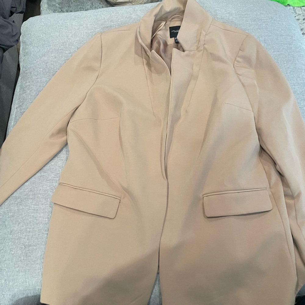 New Look Women's Beige Tailored Single-Breasted Blazer - PLUS SIZE